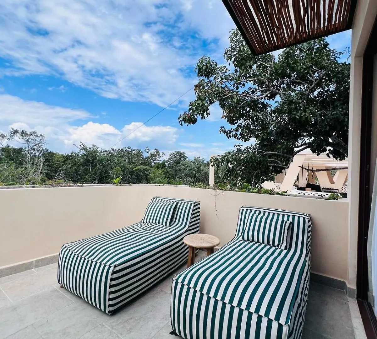 Charming Boutique Condo Jungle Views Private Pool Tulum